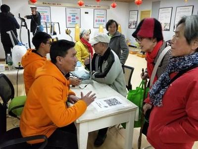 爬楼机、助浴器、无障碍汽车.养老中心高科技产品真不少