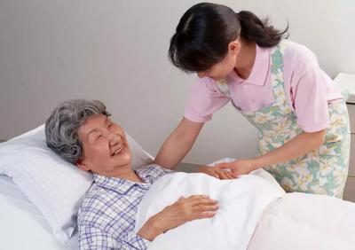 养老服务业:提升养老护理员职业技能 助推专业队伍建设